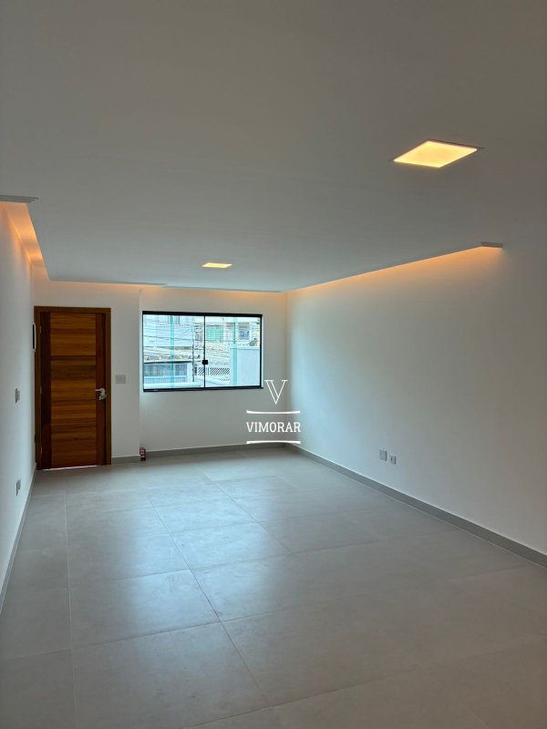 Sobrado 3 suítes + 5 vagas de garagem  São Paulo - 