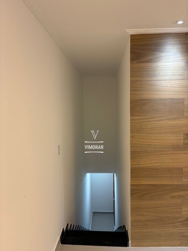 Sobrado 3 suítes + 5 vagas de garagem  São Paulo - 