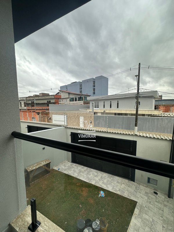 Sobrado 2 dormitórios + 2 vagas de garagem  Itaquaquecetuba - 