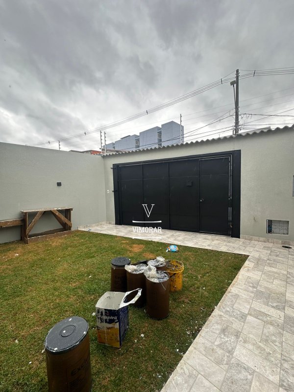 Sobrado 2 dormitórios + 2 vagas de garagem  Itaquaquecetuba - 