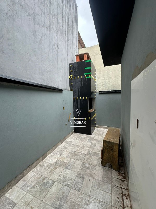 Casa térrea 3 dormitórios sendo 1 suíte + 2 vagas de garagem  Itaquaquecetuba - 