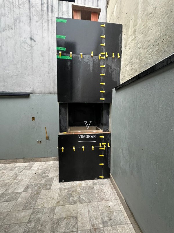 Casa térrea 3 dormitórios sendo 1 suíte + 2 vagas de garagem  Itaquaquecetuba - 