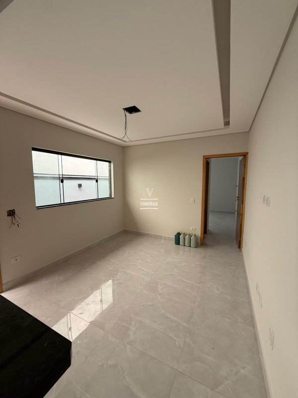 Casa t&eacute;rrea 3 dormit&oacute;rios sendo 1 su&iacute;te + 2 vagas de garagem  Itaquaquecetuba - 