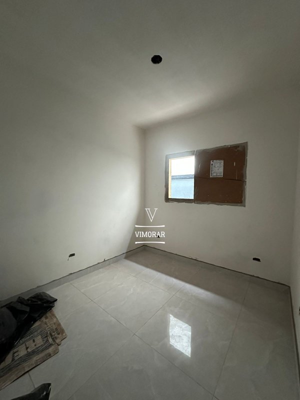 Casa térrea 3 dormitórios sendo 1 suíte + 2 vagas de garagem  Itaquaquecetuba - 