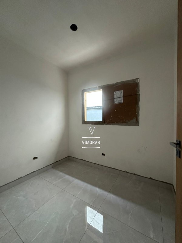 Casa térrea 3 dormitórios sendo 1 suíte + 2 vagas de garagem  Itaquaquecetuba - 