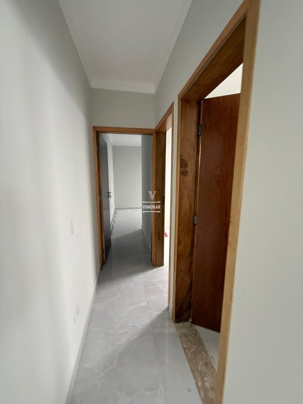 Casa t&eacute;rrea 3 dormit&oacute;rios sendo 1 su&iacute;te + 2 vagas de garagem  Itaquaquecetuba - 