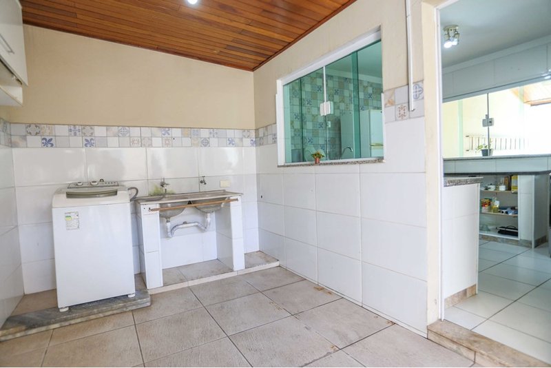 Casa à venda, 99m - 2 Dormitórios, 1 suíte - R$ 280.000 - Jardim Aeroporto - Sorocaba Rua Olímpio Mentone Sorocaba - 