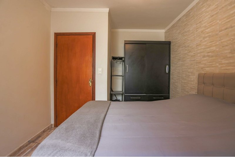 Casa à venda, 99m - 2 Dormitórios, 1 suíte - R$ 280.000 - Jardim Aeroporto - Sorocaba Rua Olímpio Mentone Sorocaba - 