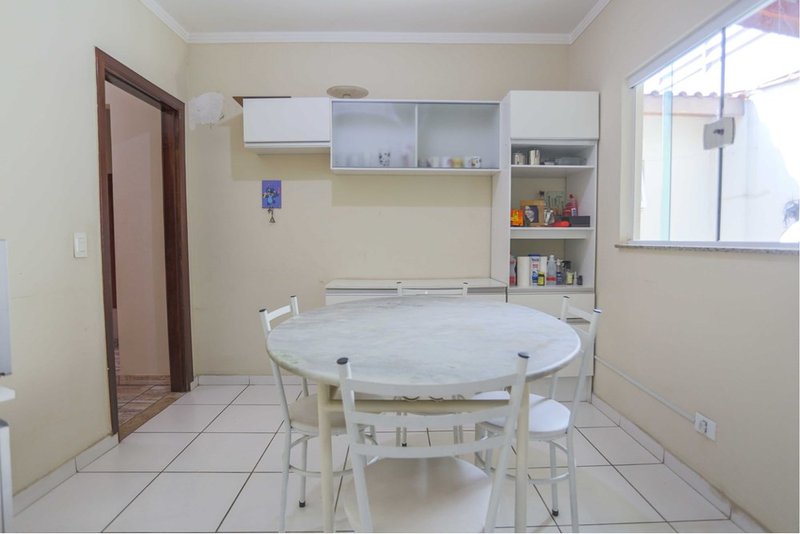 Casa à venda, 99m - 2 Dormitórios, 1 suíte - R$ 280.000 - Jardim Aeroporto - Sorocaba Rua Olímpio Mentone Sorocaba - 