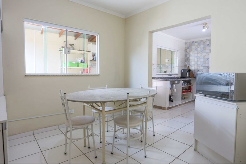 Casa à venda, 99m - 2 Dormitórios, 1 suíte - R$ 280.000 - Jardim Aeroporto - Sorocaba Rua Olímpio Mentone Sorocaba - 