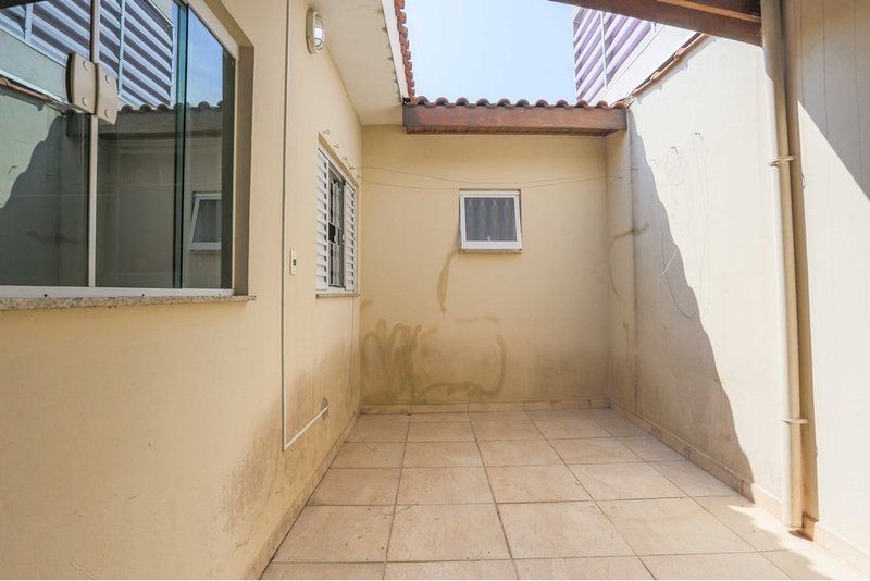 Casa à venda, 99m - 2 Dormitórios, 1 suíte - R$ 280.000 - Jardim Aeroporto - Sorocaba Rua Olímpio Mentone Sorocaba - 