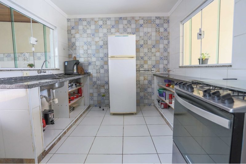 Casa à venda, 99m - 2 Dormitórios, 1 suíte - R$ 280.000 - Jardim Aeroporto - Sorocaba Rua Olímpio Mentone Sorocaba - 