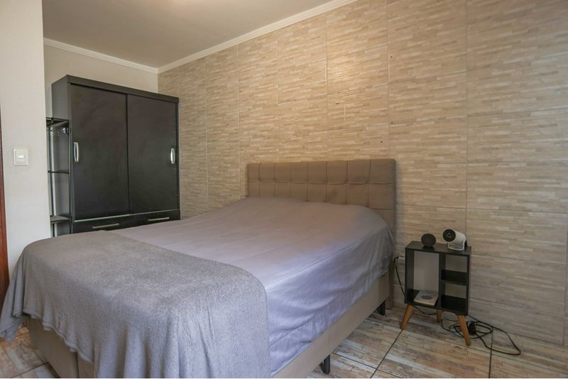 Casa à venda, 99m - 2 Dormitórios, 1 suíte - R$ 280.000 - Jardim Aeroporto - Sorocaba Rua Olímpio Mentone Sorocaba - 