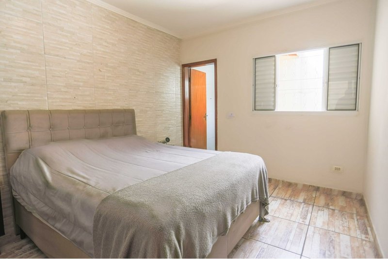 Casa à venda, 99m - 2 Dormitórios, 1 suíte - R$ 280.000 - Jardim Aeroporto - Sorocaba Rua Olímpio Mentone Sorocaba - 