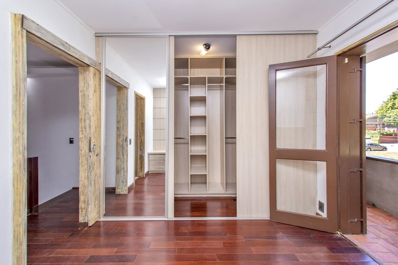 R$ 1.250.000 - ÓTIMA CASA EM CONDOMÍNIO - 190M2 - 3 DORM - SUÍTE - 2 VAGAS - INFRA Rua General Nestor Silva Soares Porto Alegre - 