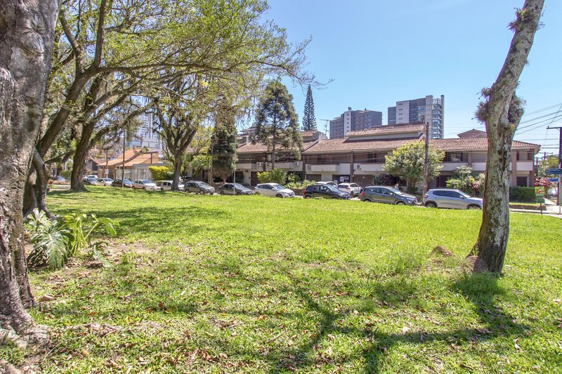 R$ 1.250.000 - ÓTIMA CASA EM CONDOMÍNIO - 190M2 - 3 DORM - SUÍTE - 2 VAGAS - INFRA Rua General Nestor Silva Soares Porto Alegre - 