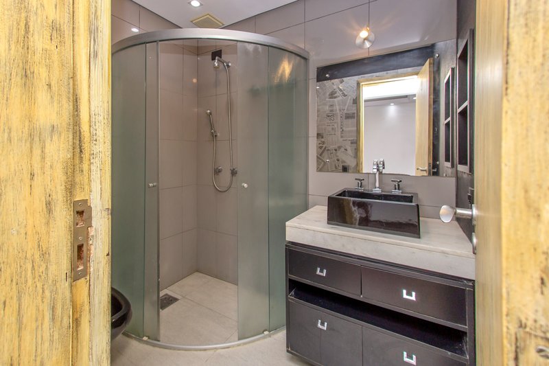 R$ 1.250.000 - ÓTIMA CASA EM CONDOMÍNIO - 190M2 - 3 DORM - SUÍTE - 2 VAGAS - INFRA Rua General Nestor Silva Soares Porto Alegre - 