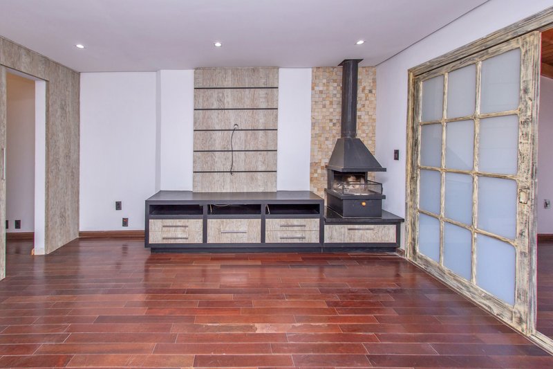 R$ 1.250.000 - ÓTIMA CASA EM CONDOMÍNIO - 190M2 - 3 DORM - SUÍTE - 2 VAGAS - INFRA Rua General Nestor Silva Soares Porto Alegre - 