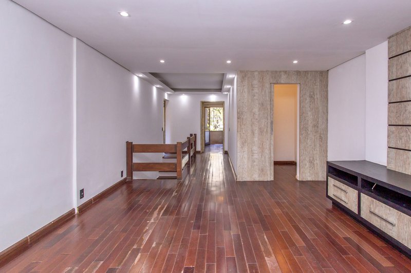 R$ 1.250.000 - ÓTIMA CASA EM CONDOMÍNIO - 190M2 - 3 DORM - SUÍTE - 2 VAGAS - INFRA Rua General Nestor Silva Soares Porto Alegre - 