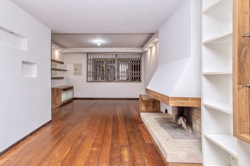 R$ 1.250.000 - ÓTIMA CASA EM CONDOMÍNIO - 190M2 - 3 DORM - SUÍTE - 2 VAGAS - INFRA Rua General Nestor Silva Soares Porto Alegre - 