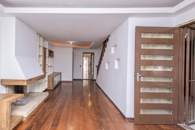 R$ 1.250.000 - ÓTIMA CASA EM CONDOMÍNIO - 190M2 - 3 DORM - SUÍTE - 2 VAGAS - INFRA Rua General Nestor Silva Soares Porto Alegre - 