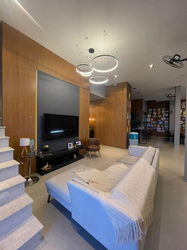 TRIPLEX  COM 2 SUÍTES EM CONDOMINIO FECHADO ANGAR  Brusque - 