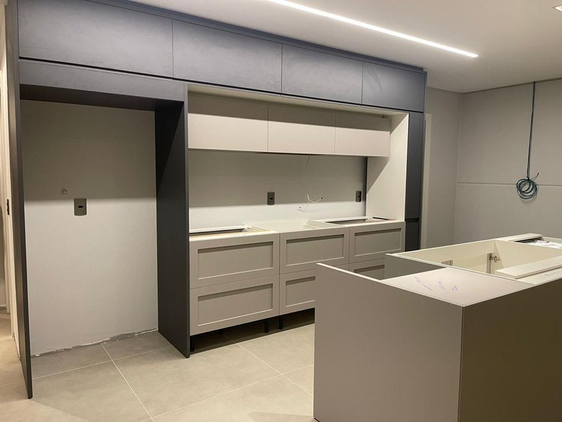 TRIPLEX  COM 2 SUÍTES EM CONDOMINIO FECHADO ANGAR  Brusque - 