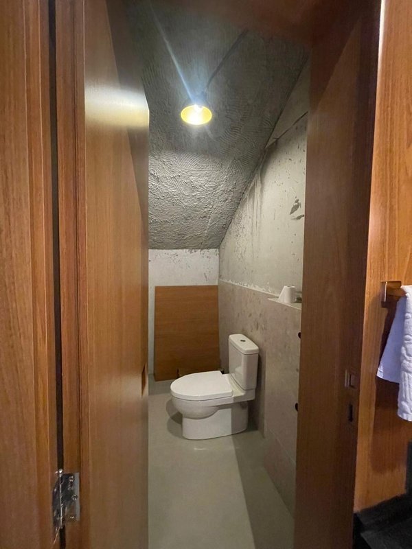 TRIPLEX  COM 2 SUÍTES EM CONDOMINIO FECHADO ANGAR  Brusque - 