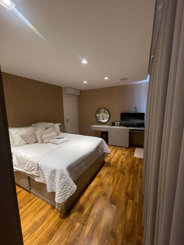 TRIPLEX  COM 2 SUÍTES EM CONDOMINIO FECHADO ANGAR  Brusque - 