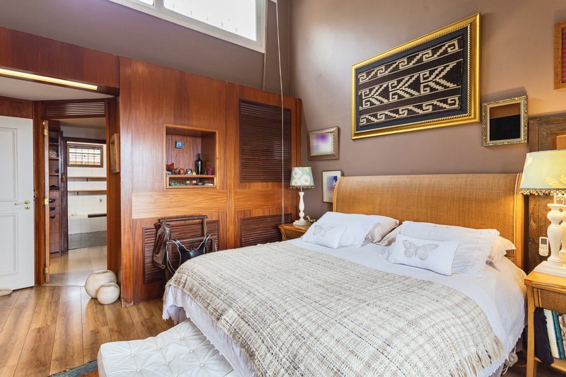 R$ 2.100.000 - EXCELENTE CASA - 375M2 - 3 DORM - SUÍTE - PISCINA - VISTA - 6 VAGAS Rua Cariri Porto Alegre - 