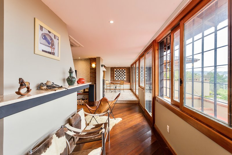 R$ 2.100.000 - EXCELENTE CASA - 375M2 - 3 DORM - SUÍTE - PISCINA - VISTA - 6 VAGAS Rua Cariri Porto Alegre - 