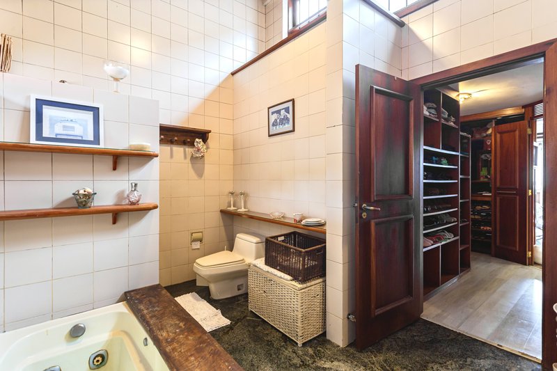 R$ 2.100.000 - EXCELENTE CASA - 375M2 - 3 DORM - SUÍTE - PISCINA - VISTA - 6 VAGAS Rua Cariri Porto Alegre - 