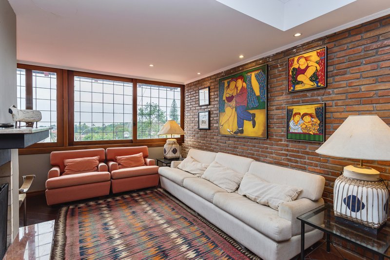 R$ 2.100.000 - EXCELENTE CASA - 375M2 - 3 DORM - SUÍTE - PISCINA - VISTA - 6 VAGAS Rua Cariri Porto Alegre - 