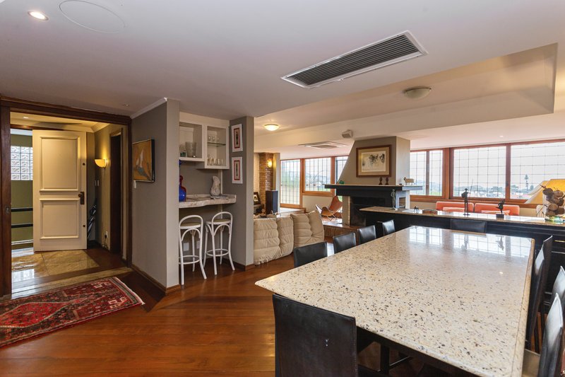 R$ 2.100.000 - EXCELENTE CASA - 375M2 - 3 DORM - SUÍTE - PISCINA - VISTA - 6 VAGAS Rua Cariri Porto Alegre - 