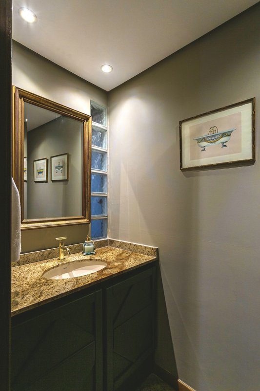 R$ 2.100.000 - EXCELENTE CASA - 375M2 - 3 DORM - SUÍTE - PISCINA - VISTA - 6 VAGAS Rua Cariri Porto Alegre - 