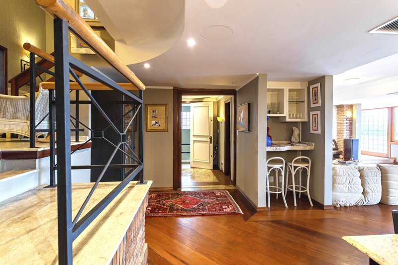 R$ 2.100.000 - EXCELENTE CASA - 375M2 - 3 DORM - SUÍTE - PISCINA - VISTA - 6 VAGAS Rua Cariri Porto Alegre - 