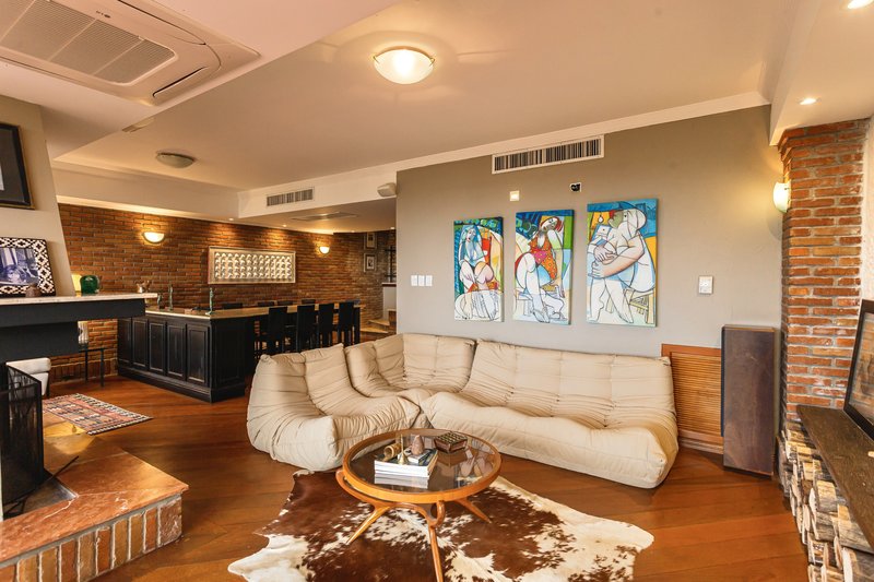 R$ 2.100.000 - EXCELENTE CASA - 375M2 - 3 DORM - SUÍTE - PISCINA - VISTA - 6 VAGAS Rua Cariri Porto Alegre - 