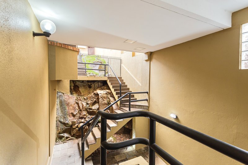 R$ 2.100.000 - EXCELENTE CASA - 375M2 - 3 DORM - SUÍTE - PISCINA - VISTA - 6 VAGAS Rua Cariri Porto Alegre - 