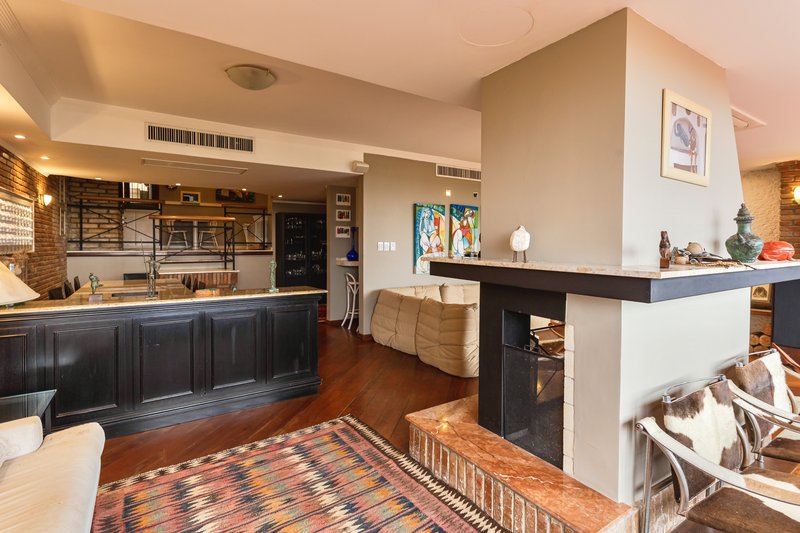 R$ 2.100.000 - EXCELENTE CASA - 375M2 - 3 DORM - SUÍTE - PISCINA - VISTA - 6 VAGAS Rua Cariri Porto Alegre - 