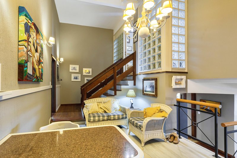 R$ 2.100.000 - EXCELENTE CASA - 375M2 - 3 DORM - SUÍTE - PISCINA - VISTA - 6 VAGAS Rua Cariri Porto Alegre - 