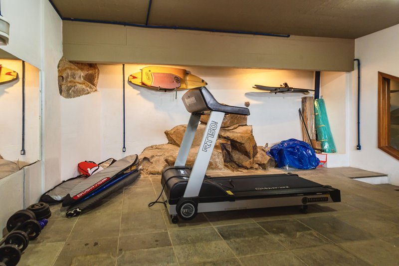 R$ 2.100.000 - EXCELENTE CASA - 375M2 - 3 DORM - SUÍTE - PISCINA - VISTA - 6 VAGAS Rua Cariri Porto Alegre - 