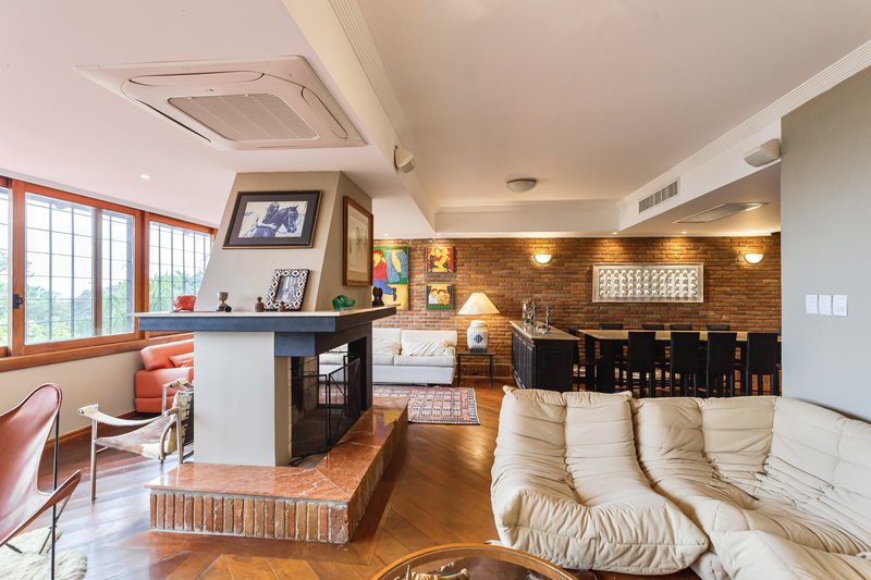 R$ 2.100.000 - EXCELENTE CASA - 375M2 - 3 DORM - SUÍTE - PISCINA - VISTA - 6 VAGAS Rua Cariri Porto Alegre - 