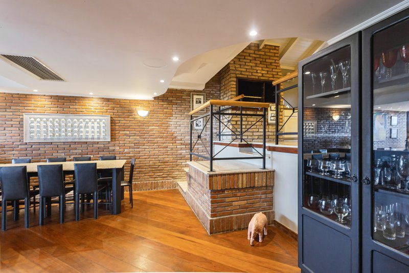 R$ 2.100.000 - EXCELENTE CASA - 375M2 - 3 DORM - SUÍTE - PISCINA - VISTA - 6 VAGAS Rua Cariri Porto Alegre - 