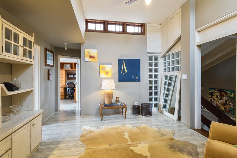 R$ 2.100.000 - EXCELENTE CASA - 375M2 - 3 DORM - SUÍTE - PISCINA - VISTA - 6 VAGAS Rua Cariri Porto Alegre - 