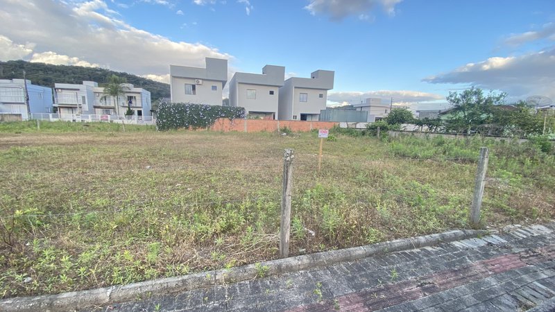 TERRENO PLANO NA POMERANIA  Guabiruba - 