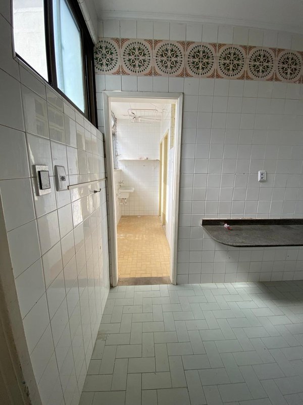 APARTAMENTO 3 QUARTOS SUÍTE DEPENDÊNCIA COMPLETA GARAGEM À VENDA NA BARRA! Rua Marquês de Caravelas Salvador - 