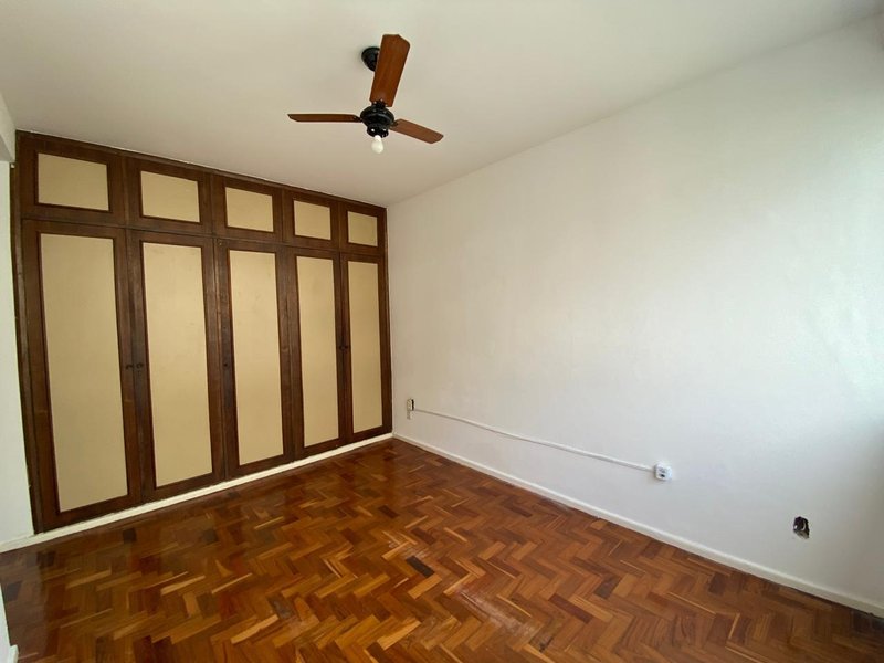 APARTAMENTO 3 QUARTOS SUÍTE DEPENDÊNCIA COMPLETA GARAGEM À VENDA NA BARRA! Rua Marquês de Caravelas Salvador - 