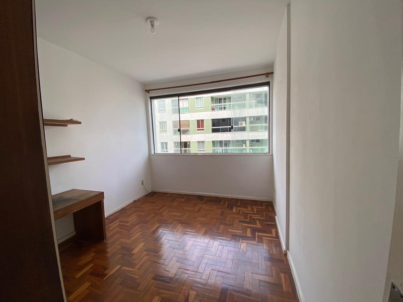 APARTAMENTO 3 QUARTOS SUÍTE DEPENDÊNCIA COMPLETA GARAGEM À VENDA NA BARRA! Rua Marquês de Caravelas Salvador - 