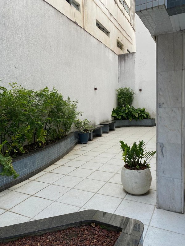 APARTAMENTO 3 QUARTOS SUÍTE DEPENDÊNCIA COMPLETA GARAGEM À VENDA NA BARRA! Rua Marquês de Caravelas Salvador - 