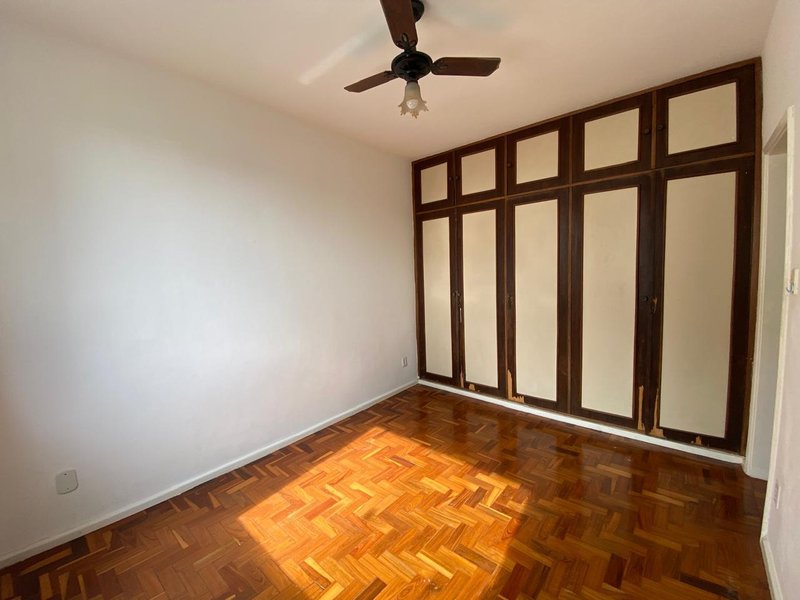 APARTAMENTO 3 QUARTOS SUÍTE DEPENDÊNCIA COMPLETA GARAGEM À VENDA NA BARRA! Rua Marquês de Caravelas Salvador - 
